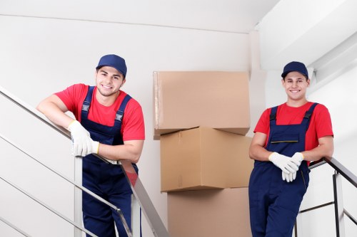 Local van moving assistance for Mile End flats and homes