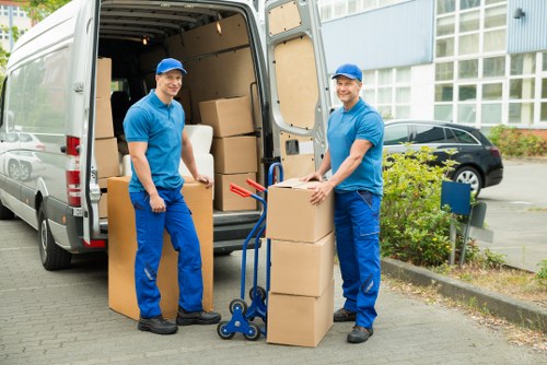 Affordable man and van moving solution in Mile End